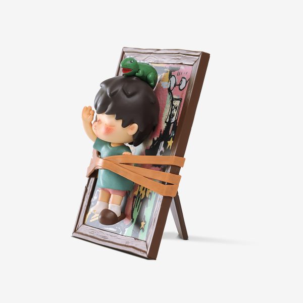 Hirono Seeing Figure - Image 3