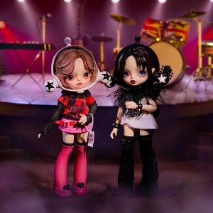 Alternative view of SKULLPANDA × NANA Action Figure